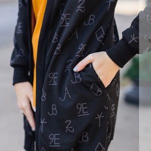 Crazy Train Reversible Cardigan ♥️Large